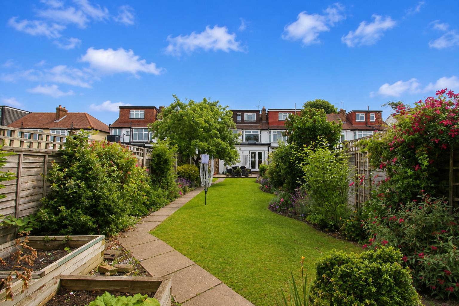 4 bed property in Brocks Drive, Sutton